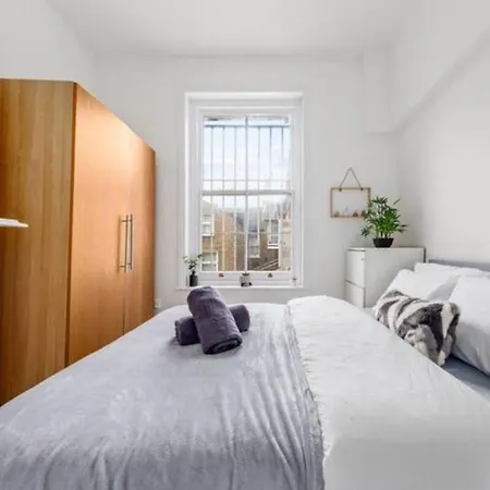Living 2 Bedroom Flat 2 Mins To Clapahm Junction Cj Apartment *