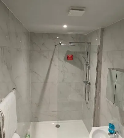 Spacious Brand New Large Studio London By Uk Hmo 105