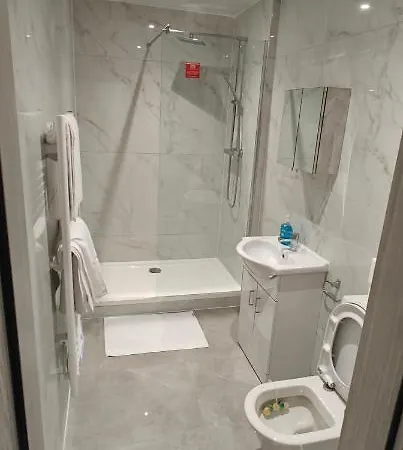 Spacious Brand New Large Studio London By Uk Hmo 105 Apartment