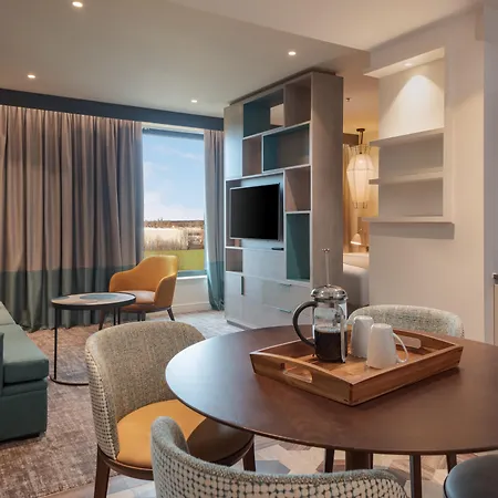 أجنحة ستاي بريدج لندن - باث رود 4*