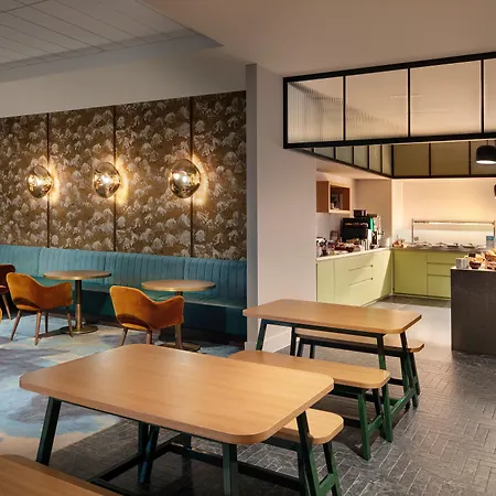 Staybridge London Heathrow - Bath Road, An Ihg Hotel 4*