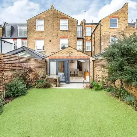 Minka's Art House London
