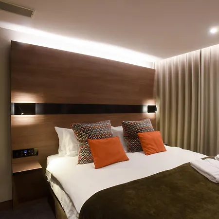 Merit Kensington 4* London