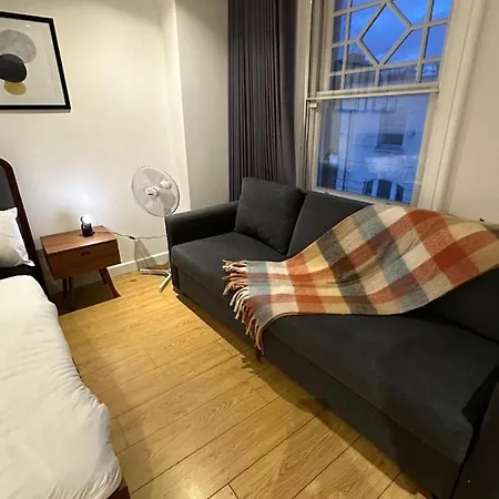 Piccadilly Living 1 Bedroom Flat In Vr11 Londra