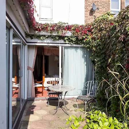 Hotel Ridgeway 2*
