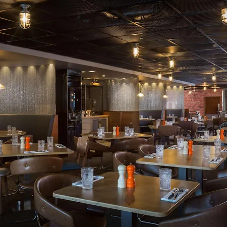 Radisson Red London Heathrow 4*