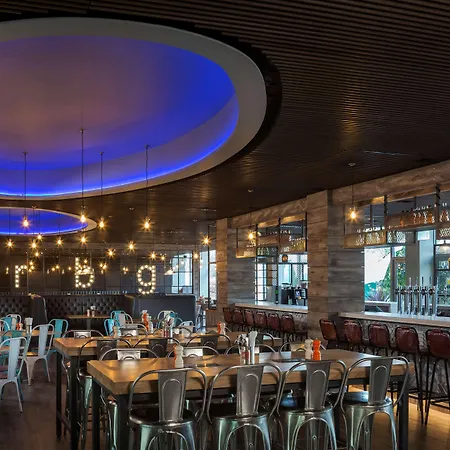 Radisson Red London Heathrow