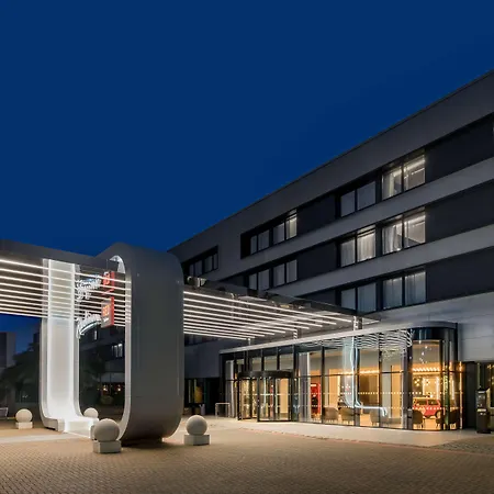Radisson Red London Heathrow 4*