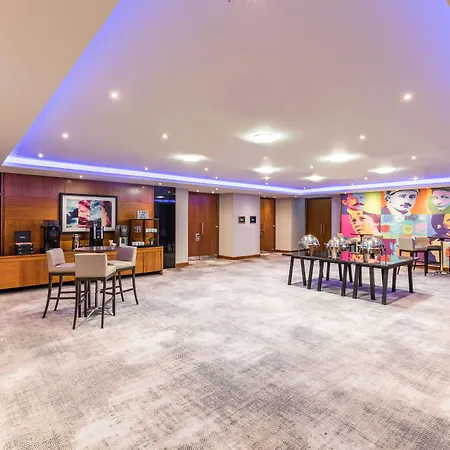 Ξενοδοχείο Radisson Red London Heathrow