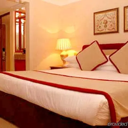 Park Lane Mews 4*