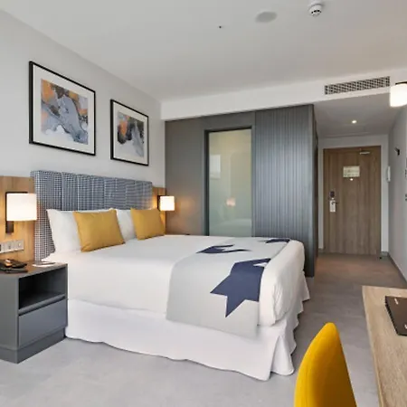 Hotell Riu Plaza Victoria