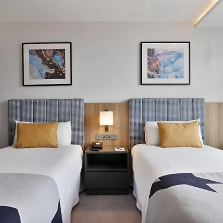 Hotell Riu Plaza Victoria