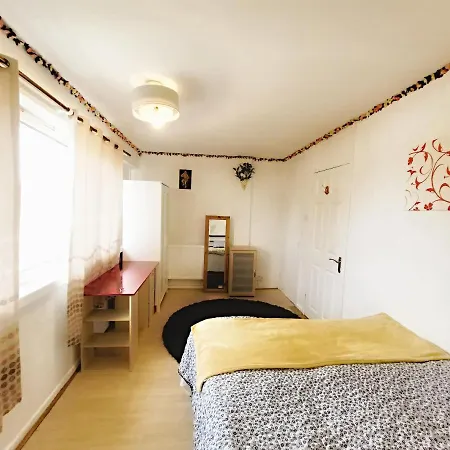 Homestay Excellent Double In Cheap Rate Around