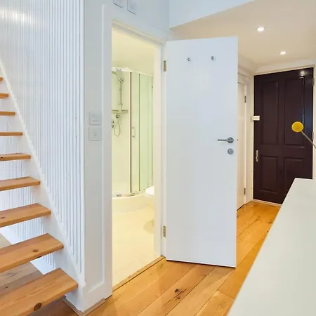 Spacious West Hampstead With Mezzanine Bedroom By Concept Appartement