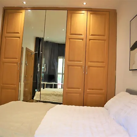 Camden Guest house *