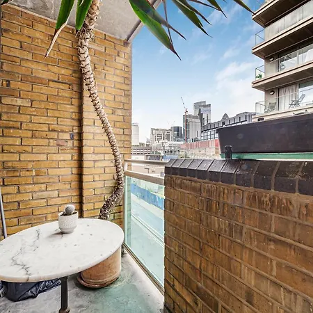 Lovely In Tower Hill, Fantastic Location London