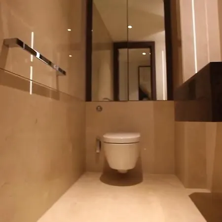 Apartment Luxurious Three Bedroom Flat In Chelsea Creek