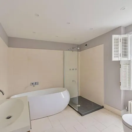 Holiday home Fairytale Belgravia House - 2 Beds 2 Baths 4 People *