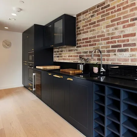 The Soho Penthouse - Charming 3bdr Penthouse With Terrace * London