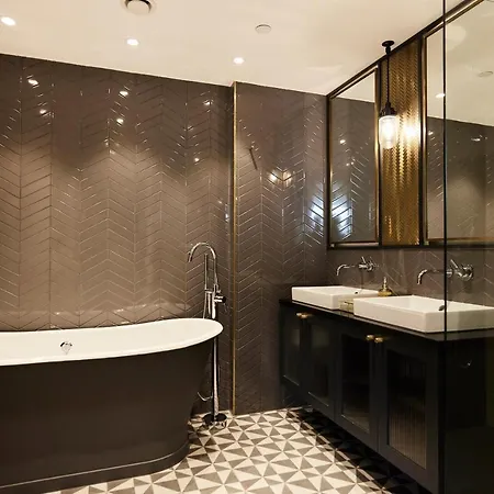 The Soho Penthouse - Charming 3bdr Penthouse With Terrace *