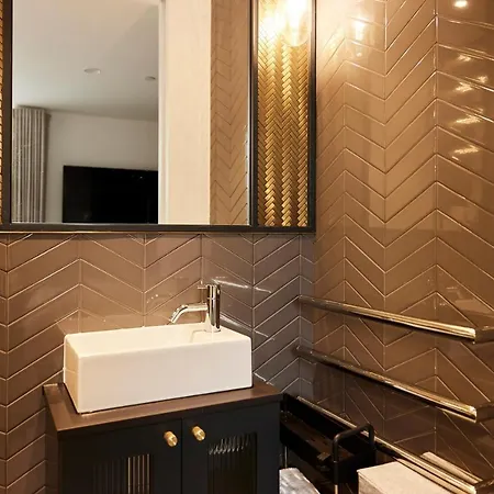 The Soho Penthouse - Charming 3bdr Penthouse With Terrace * London