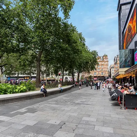 Stylish 1 Bed Flats In Soho, Next To Piccadilly Circus And Trafalgar Square Apartment