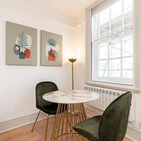 Stylish 1 Bed Flats In Soho, Next To Piccadilly Circus And Trafalgar Square *
