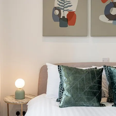Stylish 1 Bed Flats In Soho, Next To Piccadilly Circus And Trafalgar Square Apartment *