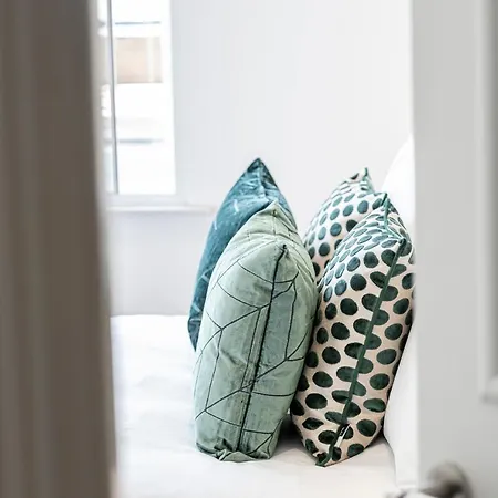 Stylish 1 Bed Flats In Soho, Next To Piccadilly Circus And Trafalgar Square Apartment *