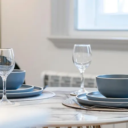 Stylish 1 Bed Flats In Soho, Next To Piccadilly Circus And Trafalgar Square Apartment London