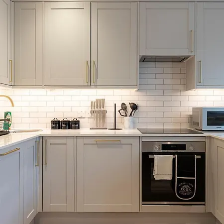 Stylish 1 Bed Flats In Soho, Next To Piccadilly Circus And Trafalgar Square