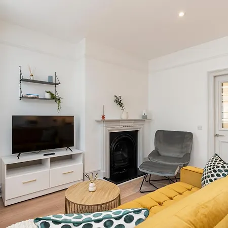 Stylish 1 Bed Flats In Soho, Next To Piccadilly Circus And Trafalgar Square Apartment *