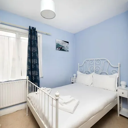 3br House A Perfect Group Getaway London