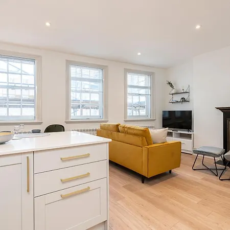 Stylish 1 Bed Flats In Soho, Next To Piccadilly Circus And Trafalgar Square Apartment *