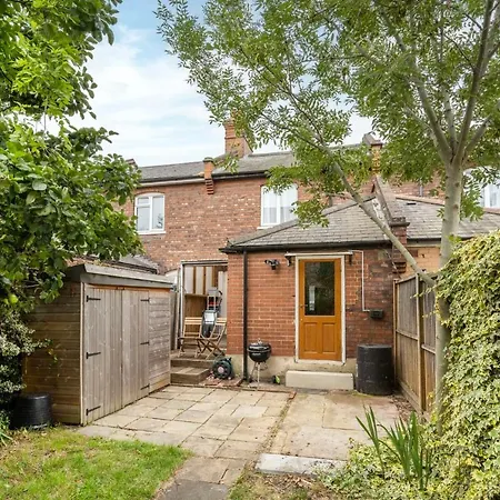 3br House A Perfect Group Getaway Holiday home London