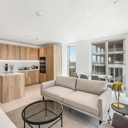 E1 Luxury Apartment *
