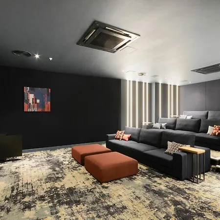 E1 Luxury Apartment London