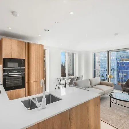 E1 Luxury Apartment London