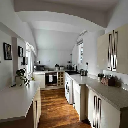 Spacious For 4 Near Regents Park N1 *