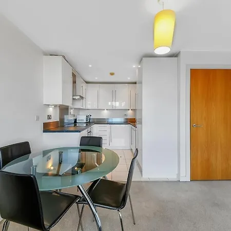 Apartment Cozycomfy Luxury London