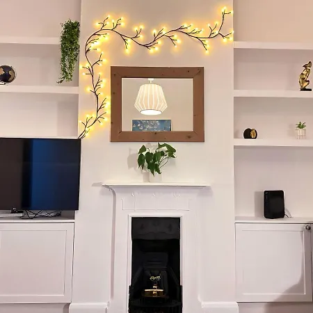 Jb Clapham, Perfect For Apartment *