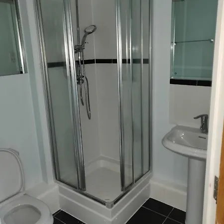 3 Bedrooms 2 Baths, Overlooking The River Near Excel, O2, Airport - Sleeps Up To 6