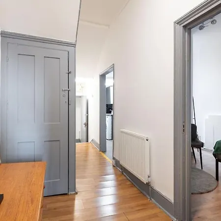 2a - Bright & Airy 2 Bed Flat - 20 Mins To Apartamento Londres