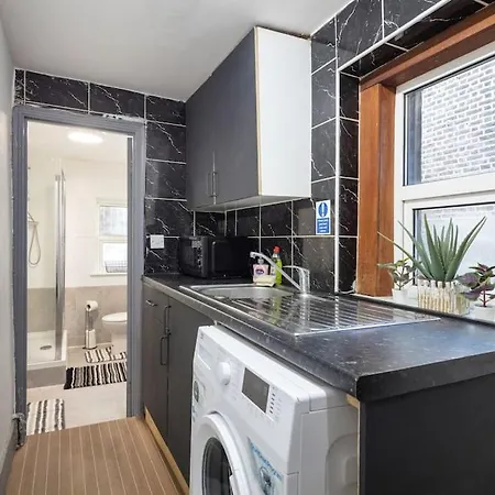 2a - Bright & Airy 2 Bed Flat - 20 Mins To Apartamento