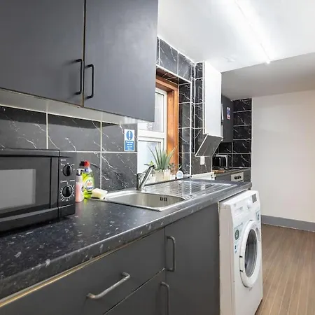 2a - Bright & Airy 2 Bed Flat - 20 Mins To Apartment London