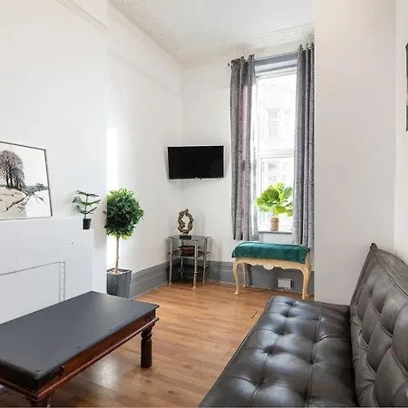 2a - Bright & Airy 2 Bed Flat - 20 Mins To Apartamento *