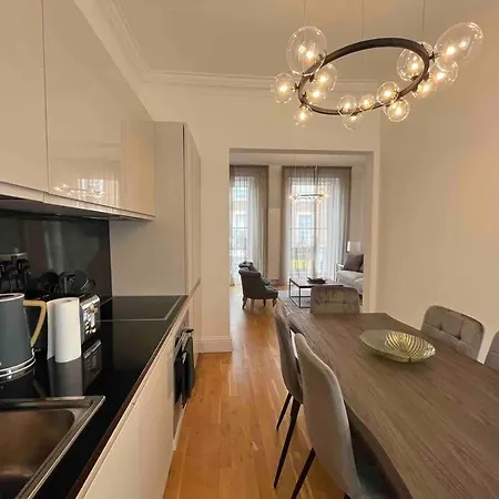 La Belle Etage By Harrods Airconditioning Apartment *