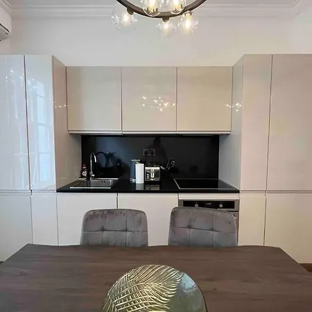 Apartment La Belle Etage By Harrods Airconditioning *