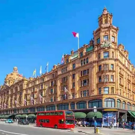 La Belle Etage By Harrods Airconditioning Apartment *