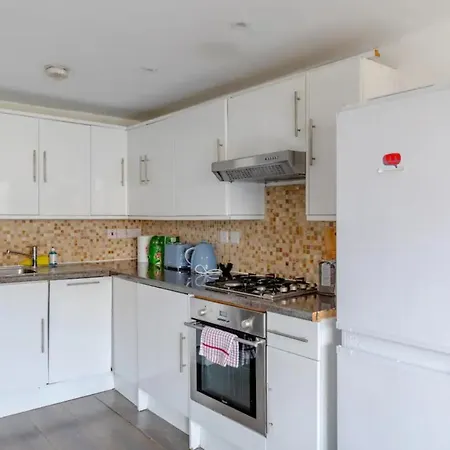 Bright & Contemporary 1bd Flat - Haggerston Apartment *